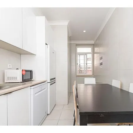 Houze Large 4 Bedroom Near Zoo Lisboa